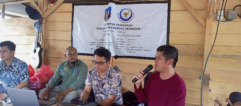 Peyampaian materi dari tim UBB